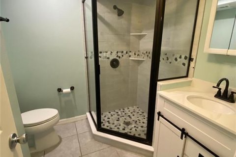Condo in Sarasota, Florida, 2 bedrooms № 2402748 - photo 17