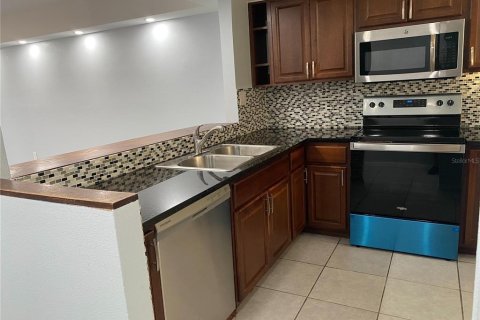Condo in Sarasota, Florida, 2 bedrooms № 2402748 - photo 4