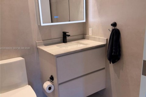 Villa ou maison à louer à Miami, Floride: 2 chambres, 120.77 m2 № 2078061 - photo 20