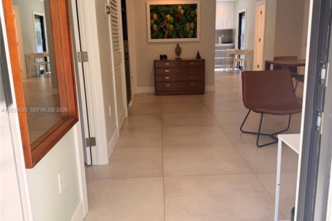 Villa ou maison à louer à Miami, Floride: 2 chambres, 120.77 m2 № 2078061 - photo 2