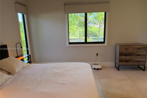 Villa ou maison à louer à Miami, Floride: 2 chambres, 120.77 m2 № 2078061 - photo 19