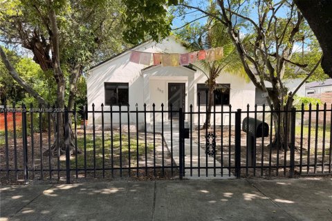 Villa ou maison à Miami, Floride 2 chambres, 120.77 m2 № 2078061