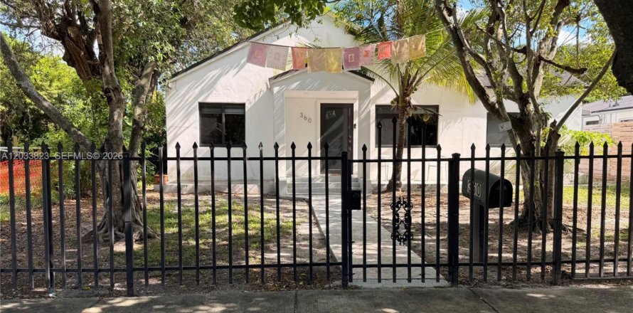 Villa ou maison à Miami, Floride 2 chambres, 120.77 m2 № 2078061