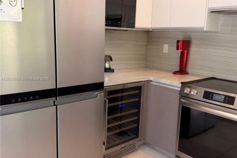Villa ou maison à louer à Miami, Floride: 2 chambres, 120.77 m2 № 2078061 - photo 24