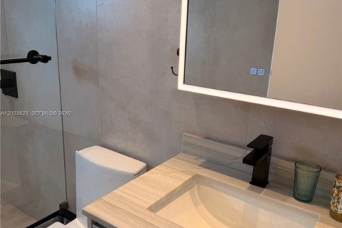 Villa ou maison à louer à Miami, Floride: 2 chambres, 120.77 m2 № 2078061 - photo 16