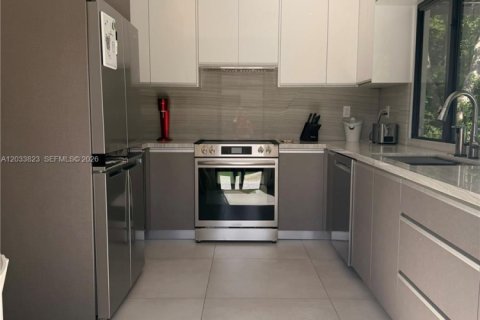 Villa ou maison à louer à Miami, Floride: 2 chambres, 120.77 m2 № 2078061 - photo 25