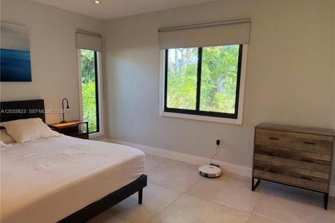 Villa ou maison à louer à Miami, Floride: 2 chambres, 120.77 m2 № 2078061 - photo 18