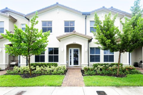 Townhouse in Homestead, Florida 3 bedrooms, 153.1 sq.m. № 1881933 - photo 1
