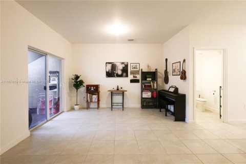 Townhouse in Homestead, Florida 3 bedrooms, 153.1 sq.m. № 1881933 - photo 7