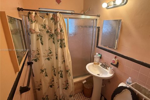 Купить виллу или дом в Майами-Гарденс, Флорида 3 спальни, 106.84м2, № 1987207 - фото 14