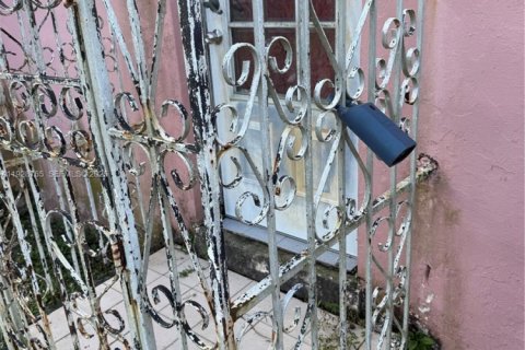 Купить виллу или дом в Майами-Гарденс, Флорида 3 спальни, 106.84м2, № 1987207 - фото 16