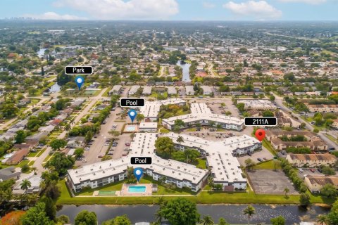 Condo in Margate, Florida, 2 bedrooms № 2247152 - photo 28