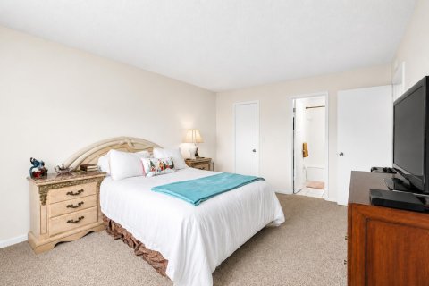 Condo in Margate, Florida, 2 bedrooms № 2247152 - photo 4