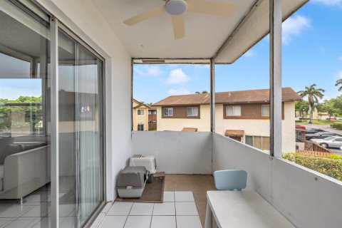 Condo in Margate, Florida, 2 bedrooms № 2247152 - photo 19