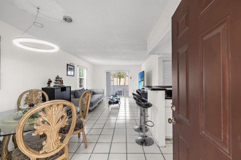 Condo in Margate, Florida, 2 bedrooms № 2247152 - photo 10