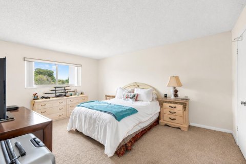 Condo in Margate, Florida, 2 bedrooms № 2247152 - photo 12