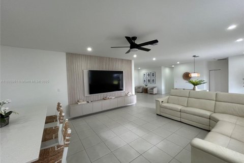 House in Homestead, Florida 3 bedrooms, 198.53 sq.m. № 1779742 - photo 27