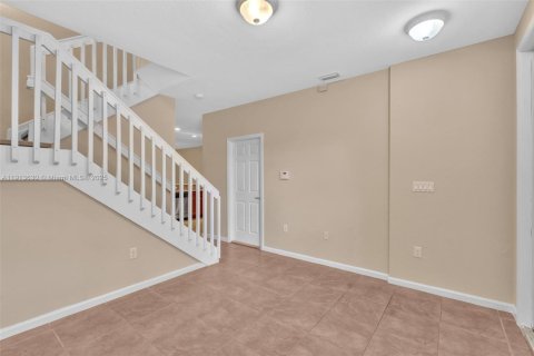 Adosado en venta en Oakland Park, Florida, 3 dormitorios, 140.65 m2 № 1968895 - foto 3