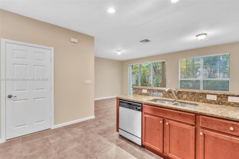 Adosado en venta en Oakland Park, Florida, 3 dormitorios, 140.65 m2 № 1968895 - foto 9