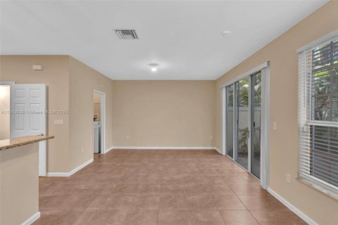Adosado en venta en Oakland Park, Florida, 3 dormitorios, 140.65 m2 № 1968895 - foto 4