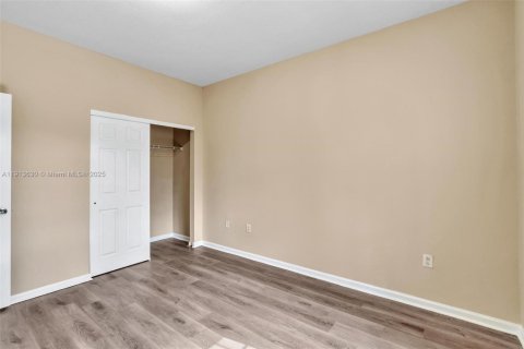 Adosado en venta en Oakland Park, Florida, 3 dormitorios, 140.65 m2 № 1968895 - foto 19