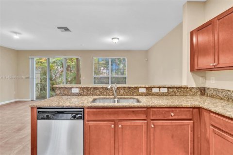 Adosado en venta en Oakland Park, Florida, 3 dormitorios, 140.65 m2 № 1968895 - foto 8