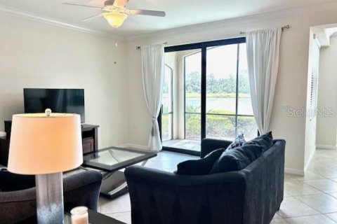 Condo in Bradenton, Florida, 2 bedrooms in LAKEWOOD NATIONAL № 2099247 - photo 3