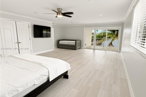 House in Pompano Beach, Florida 6 bedrooms, 350.43 sq.m. № 2423557 - photo 28