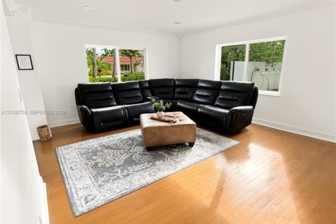 House in Pompano Beach, Florida 6 bedrooms, 350.43 sq.m. № 2423557 - photo 14