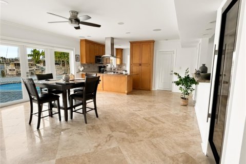 House in Pompano Beach, Florida 6 bedrooms, 350.43 sq.m. № 2423557 - photo 17
