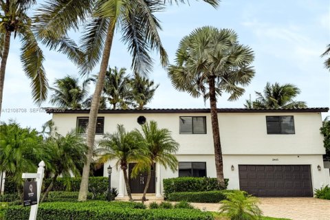 House in Pompano Beach, Florida 6 bedrooms, 350.43 sq.m. № 2423557 - photo 10