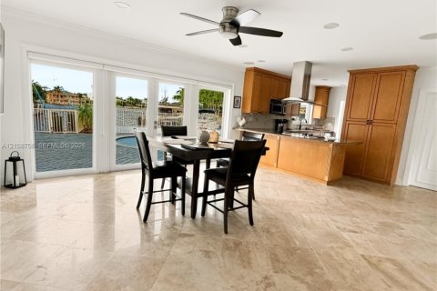House in Pompano Beach, Florida 6 bedrooms, 350.43 sq.m. № 2423557 - photo 15