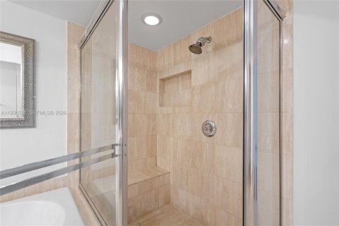 Condo in Aventura, Florida, 3 bedrooms  № 1996230 - photo 22