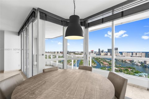 Condo in Aventura, Florida, 3 bedrooms  № 1996230 - photo 11