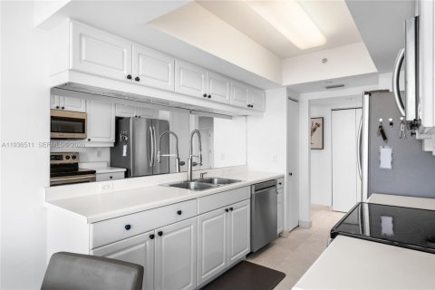 Condo in Aventura, Florida, 3 bedrooms  № 1996230 - photo 14