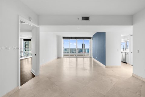 Condo in Aventura, Florida, 3 bedrooms  № 1996230 - photo 5