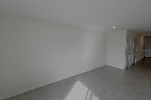 Touwnhouse à louer à Ocala, Floride: 3 chambres, 139.82 m2 № 2406494 - photo 4
