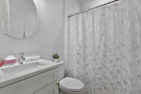 House in Port Charlotte, Florida 4 bedrooms, 151.99 sq.m. № 2214439 - photo 13