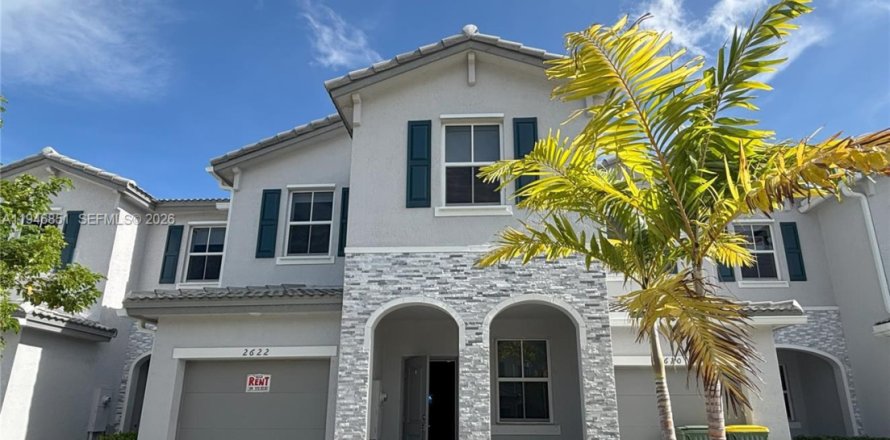 Townhouse in Homestead, Florida 4 bedrooms, 169.08 sq.m. № 2005036