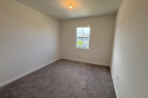 Townhouse in Homestead, Florida 4 bedrooms, 169.08 sq.m. № 2005036 - photo 14