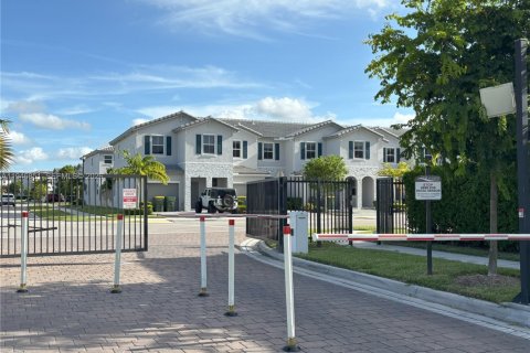 Townhouse in Homestead, Florida 4 bedrooms, 169.08 sq.m. № 2005036 - photo 24