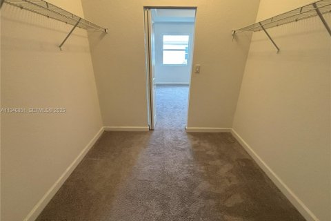 Townhouse in Homestead, Florida 4 bedrooms, 169.08 sq.m. № 2005036 - photo 10