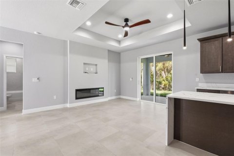 House in North Port, Florida 4 bedrooms, 153.29 sq.m. № 2239649 - photo 14
