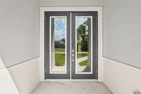 House in North Port, Florida 4 bedrooms, 153.29 sq.m. № 2239649 - photo 5