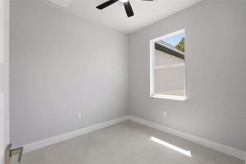 House in North Port, Florida 4 bedrooms, 153.29 sq.m. № 2239649 - photo 9