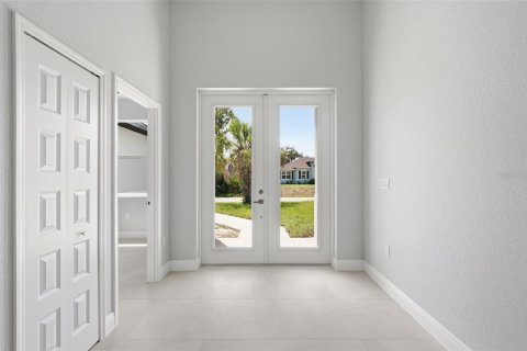 House in North Port, Florida 4 bedrooms, 153.29 sq.m. № 2239649 - photo 8