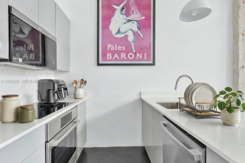 Copropriété à vendre à Miami, Floride: 1 chambre, 126.63 m2 № 2066429 - photo 12