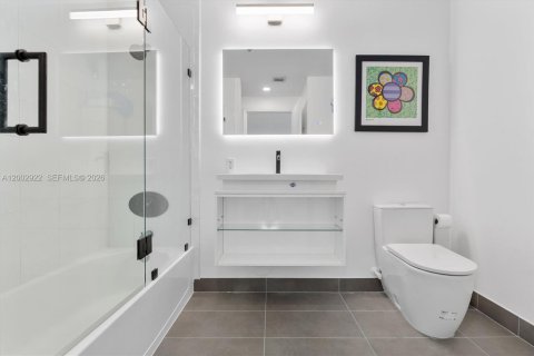 Copropriété à vendre à Miami, Floride: 1 chambre, 126.63 m2 № 2066429 - photo 19