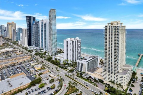 Copropriété à vendre à Sunny Isles Beach, Floride: 1 chambre, 92.9 m2 № 2181231 - photo 14
