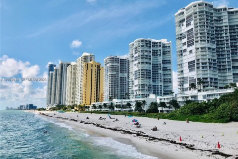 Copropriété à vendre à Sunny Isles Beach, Floride: 1 chambre, 92.9 m2 № 2181231 - photo 15
